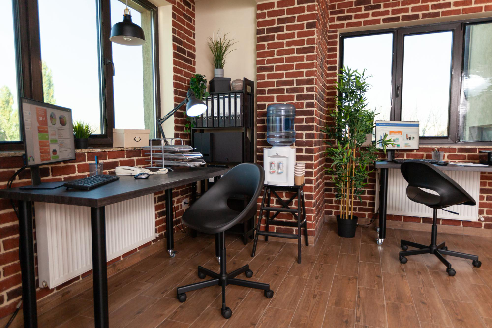 How to organize a small workspace