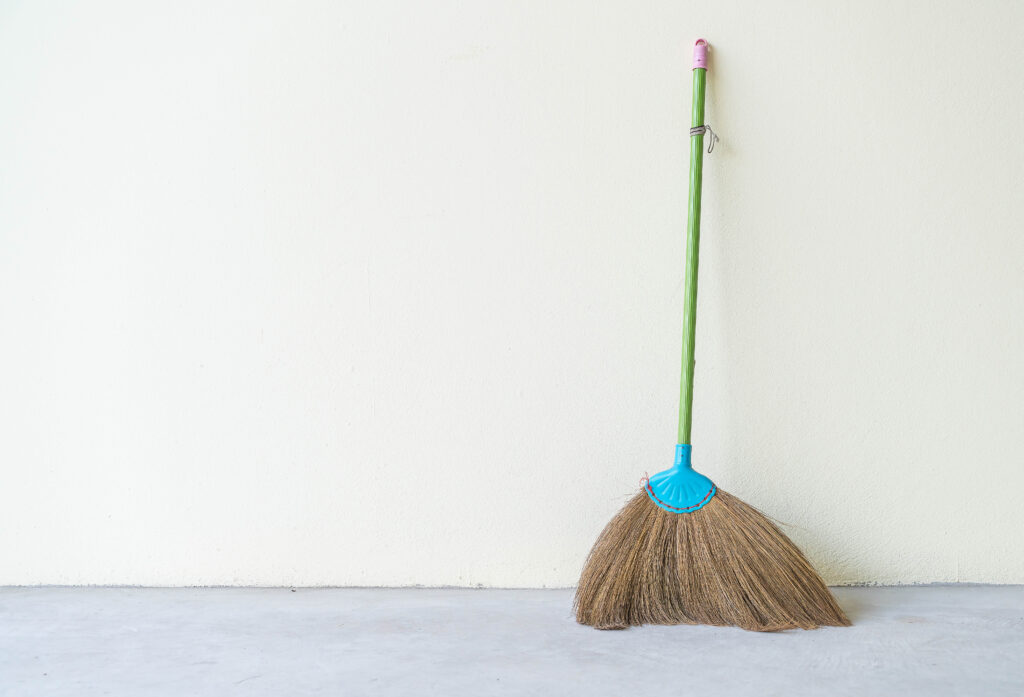 20 Types of Cleaning Tools 